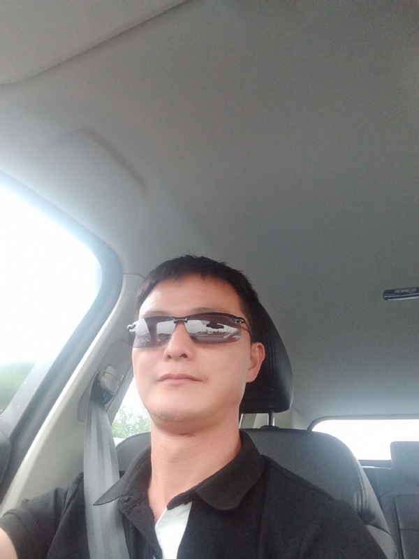 孤独的男人的第一张照片--杭州认干亲服务网